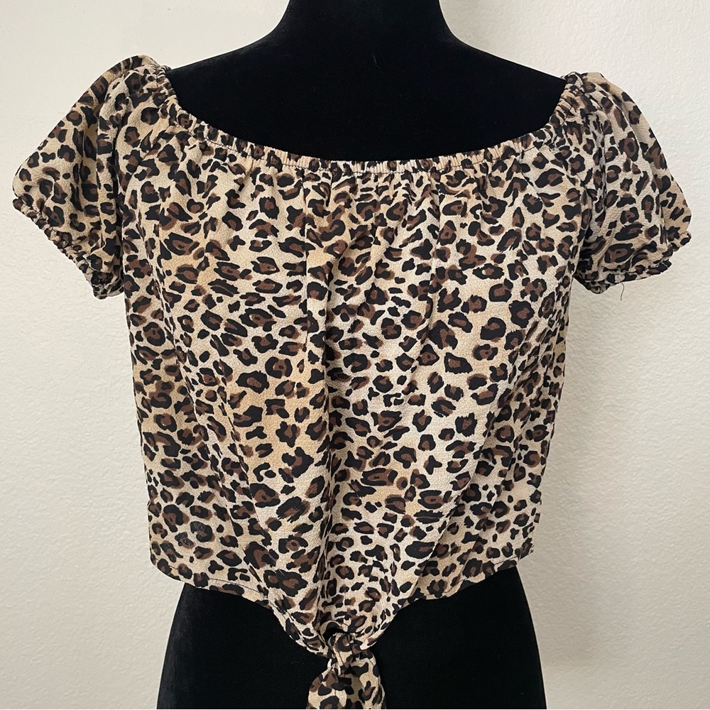 Leopard Crop Top with Puff Sleeves